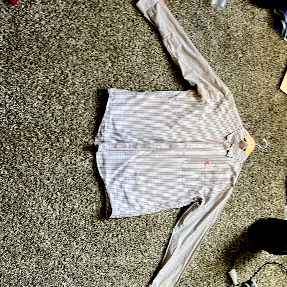 Selling a Men’s, long sleeved, button down Cinch shirt.